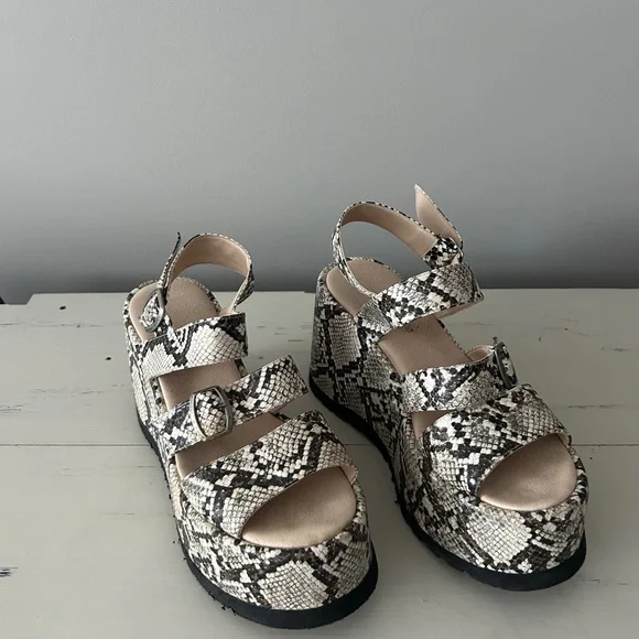 Snake Print Wedge Sandals - Picture 2 of 3